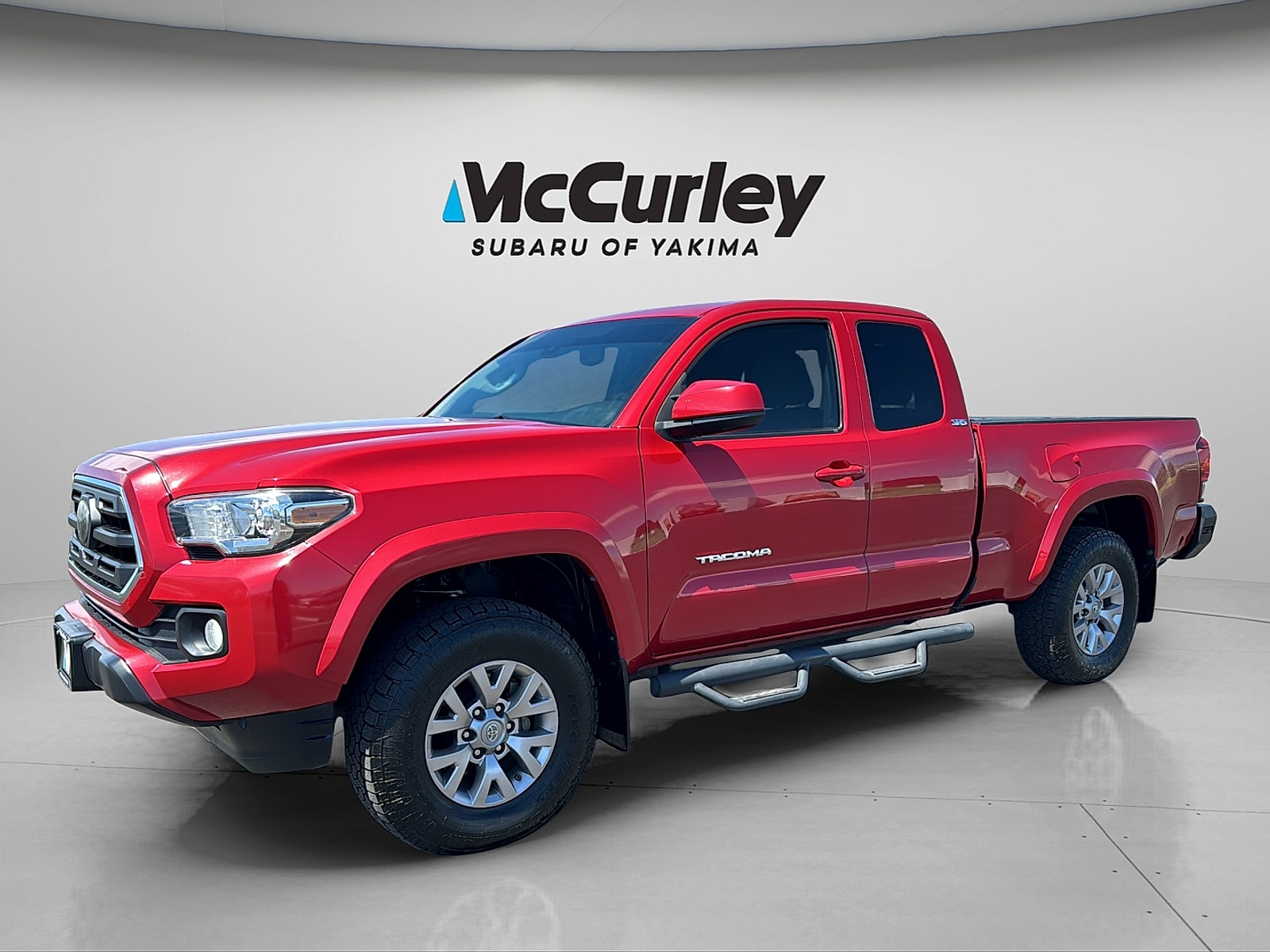 2018 Toyota Tacoma photo 2
