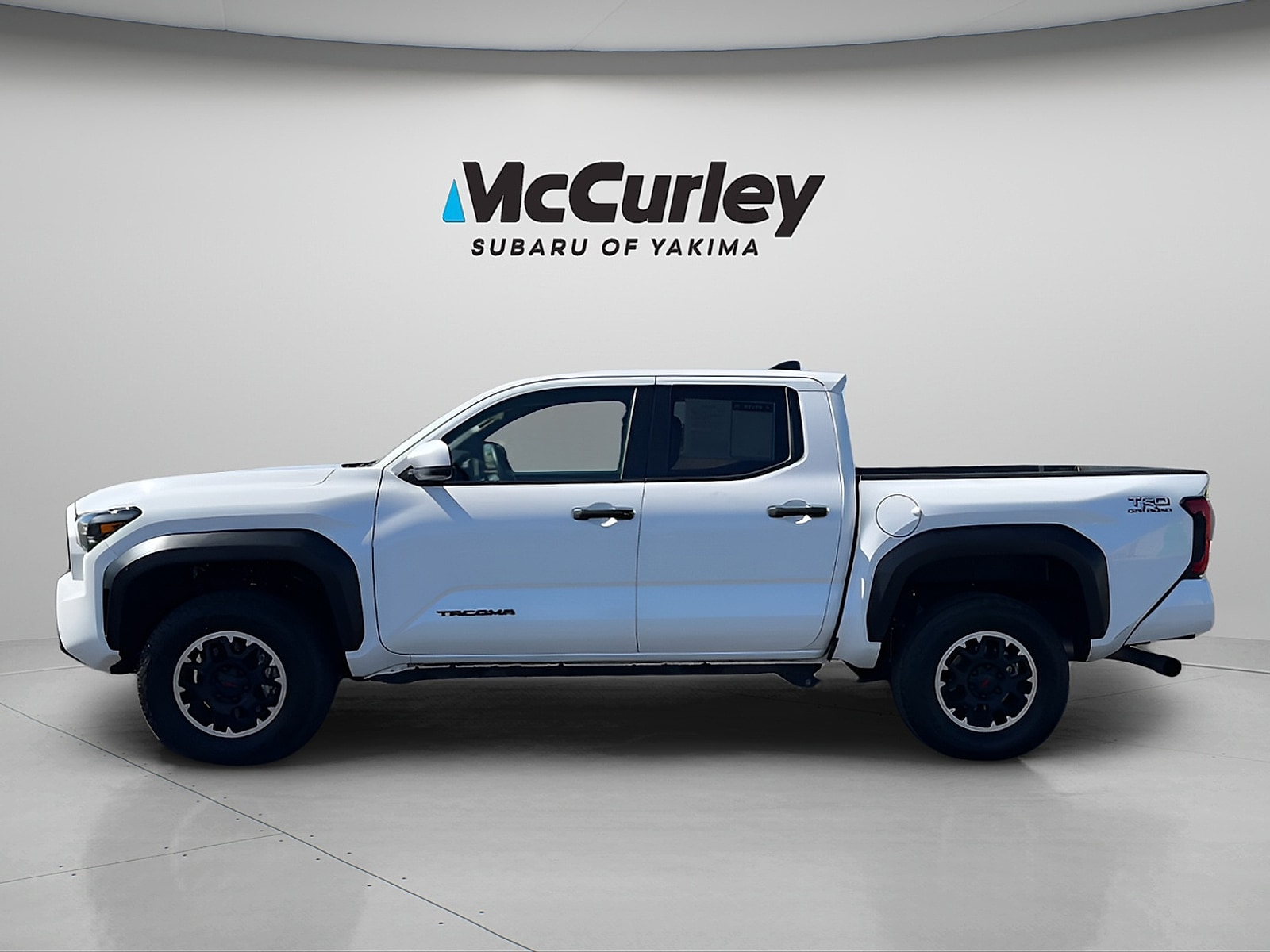 2024 Toyota Tacoma photo 2