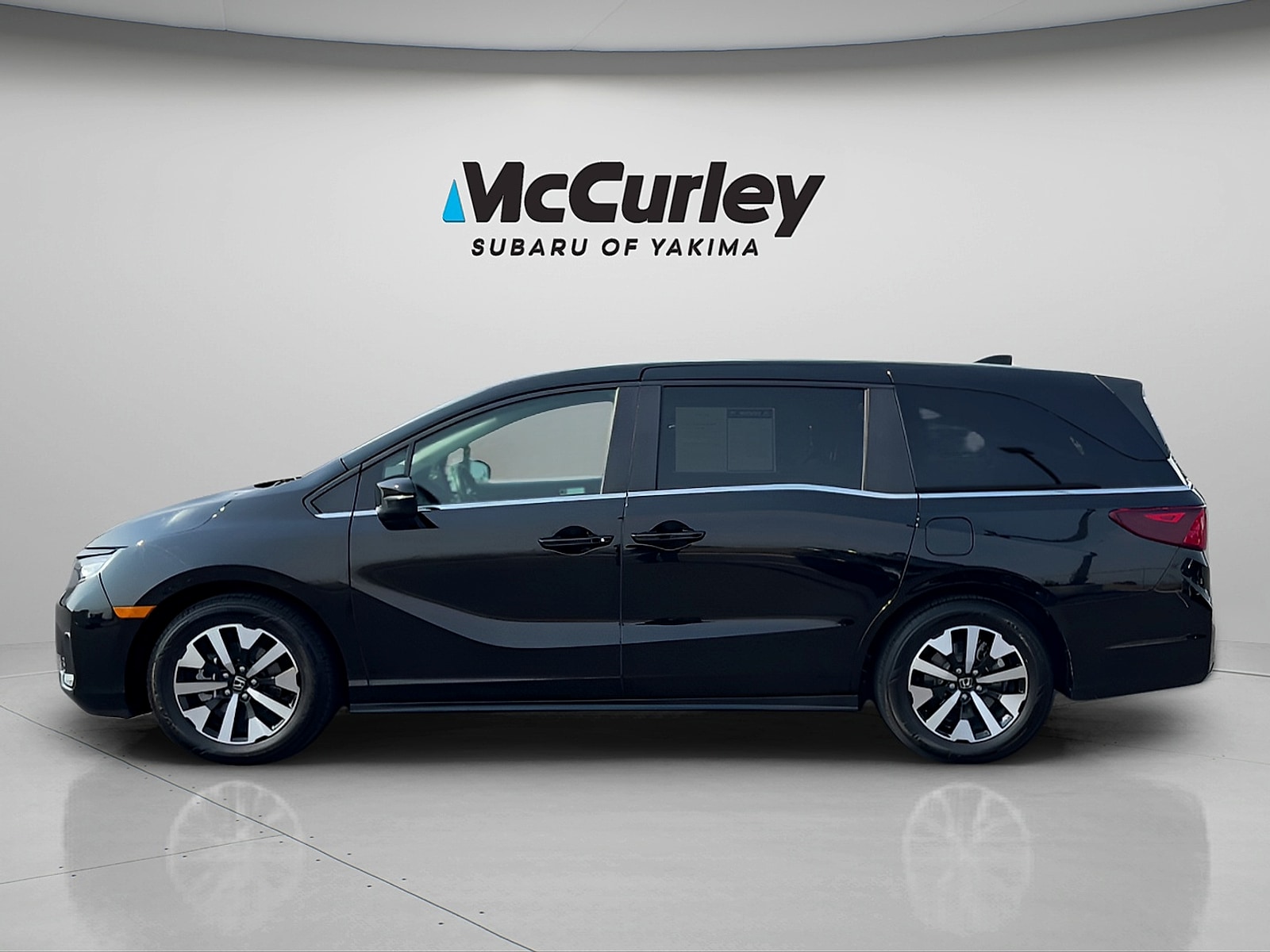 2025 Honda Odyssey photo 3