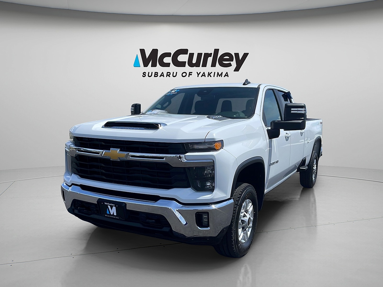 2025 Chevrolet Silverado 2500HD photo 2