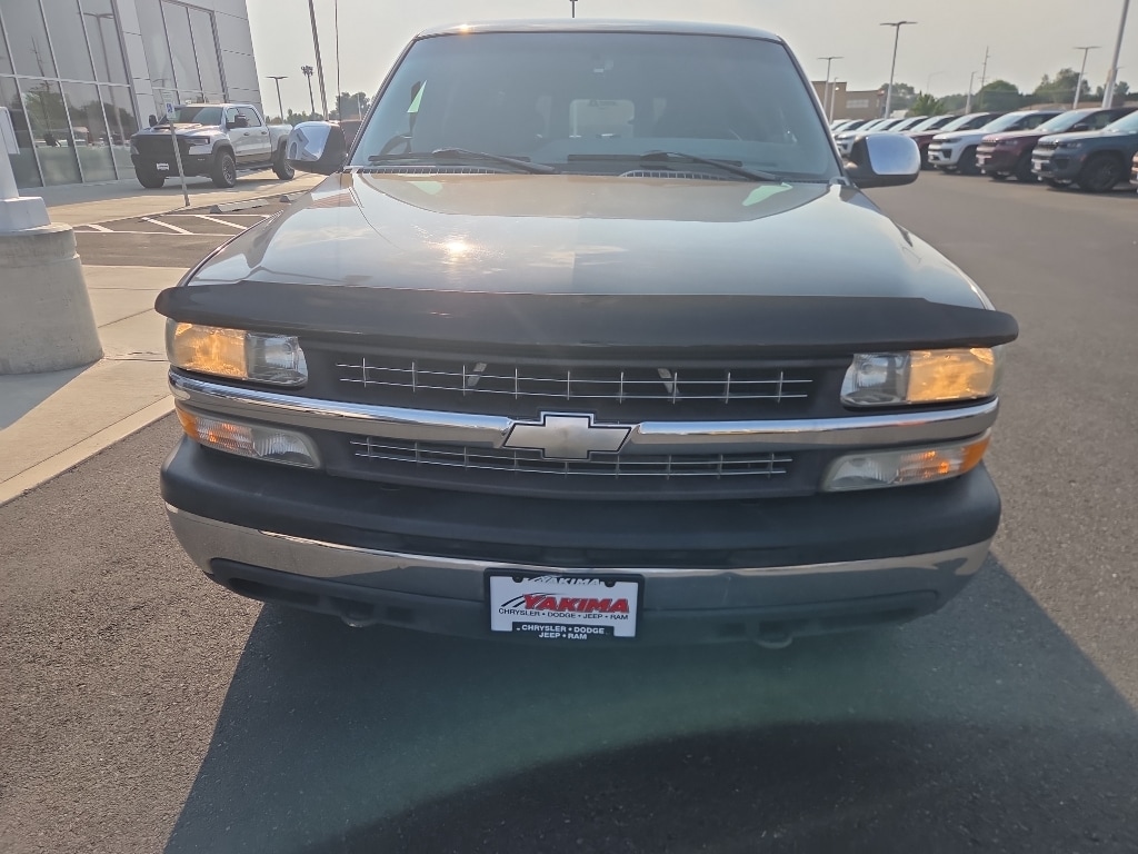 2002 Chevrolet Silverado 1500 photo 3