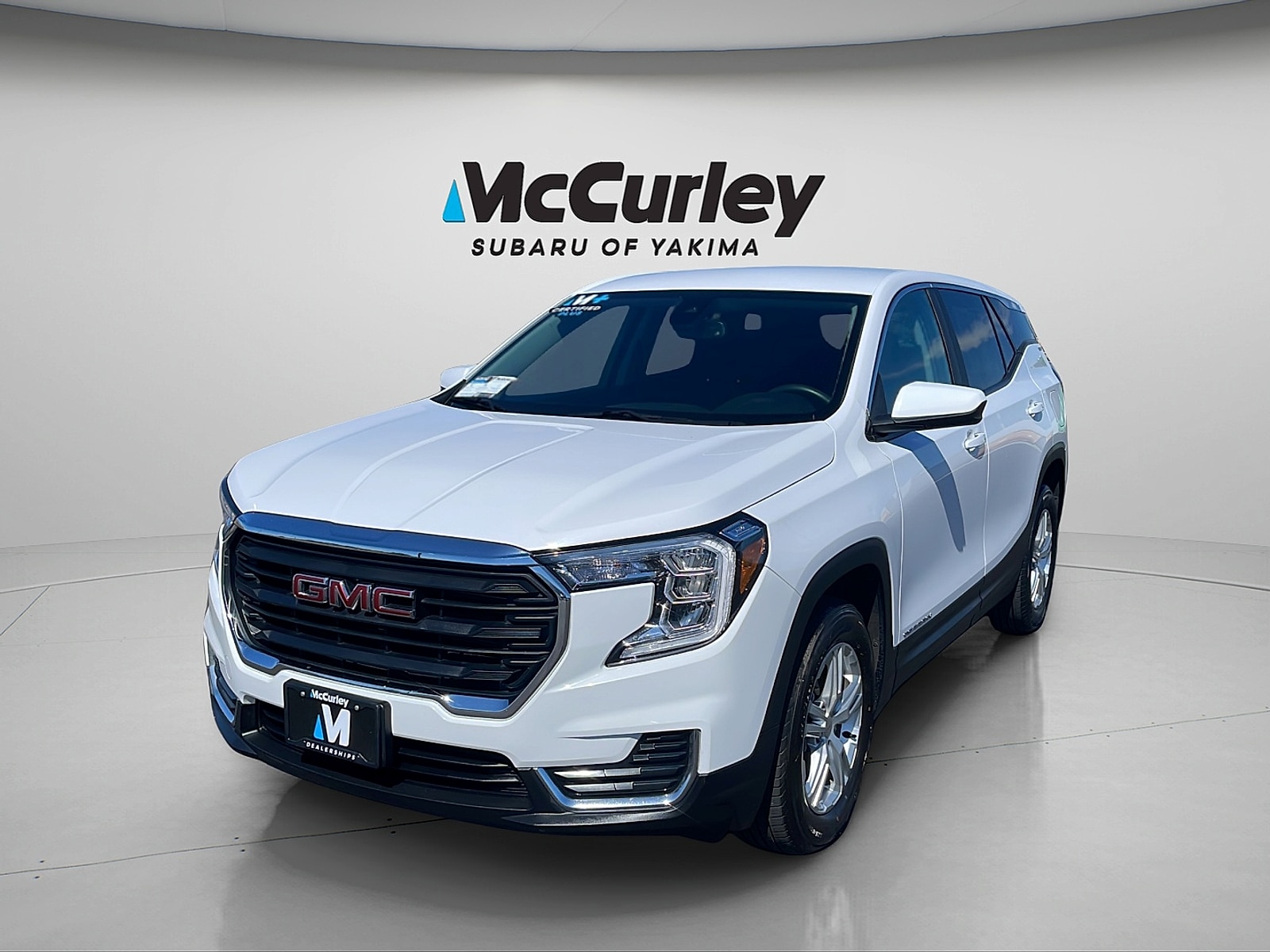 2024 GMC Terrain photo 2