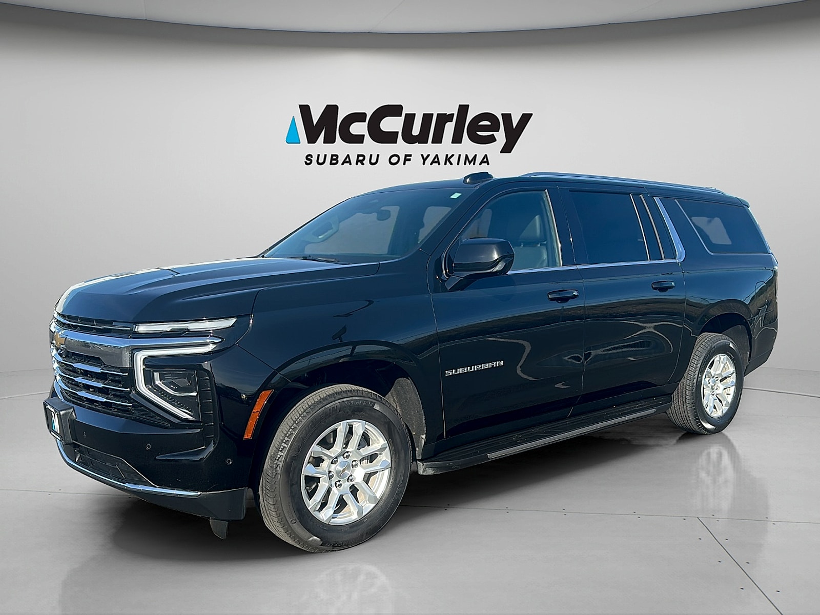2025 Chevrolet Suburban photo 2