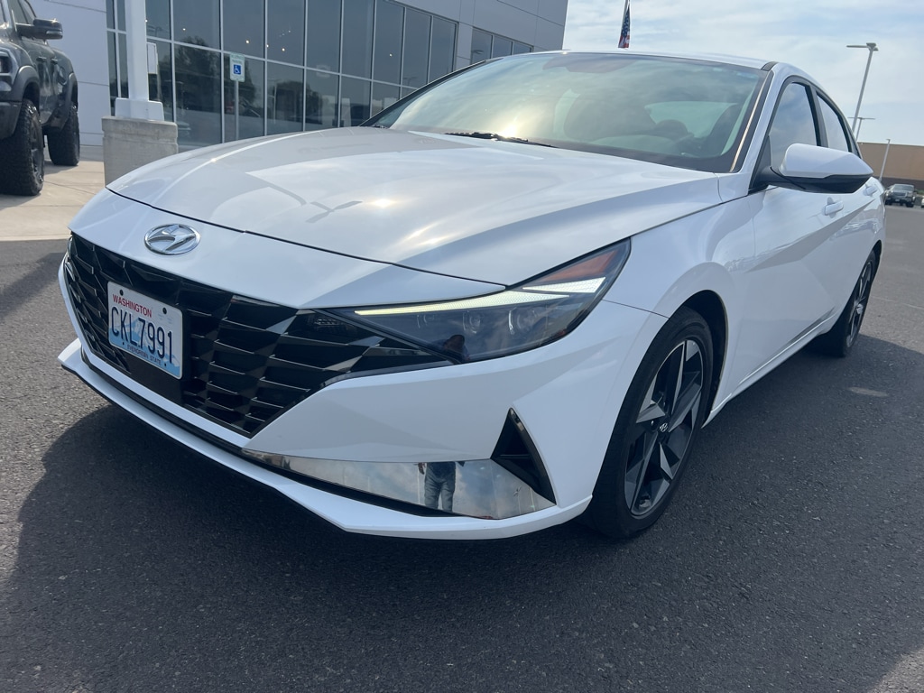 2023 Hyundai Elantra HEV photo 2