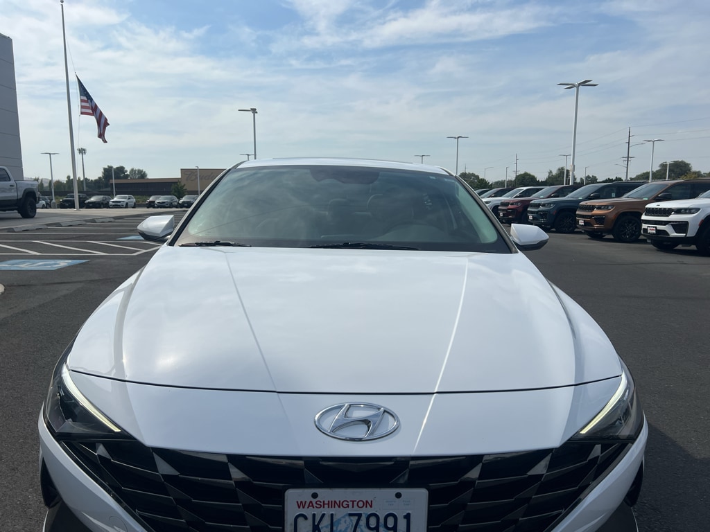 2023 Hyundai Elantra HEV photo 3