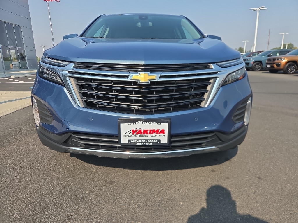 2024 Chevrolet Equinox photo 3