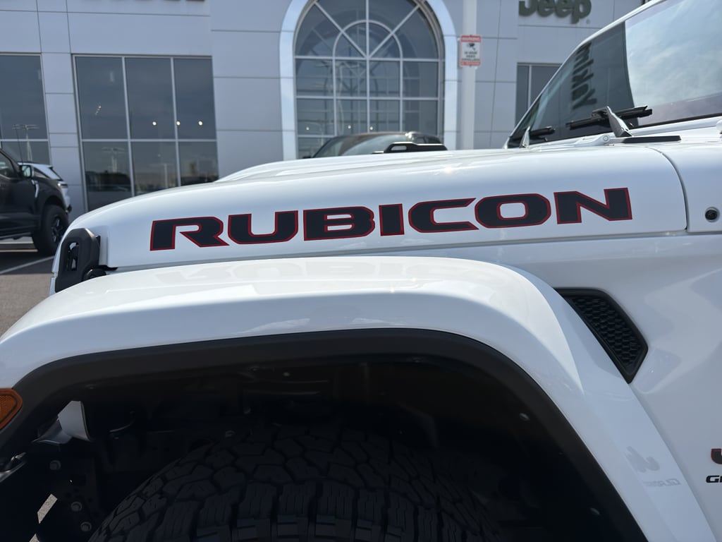 2023 Jeep Gladiator photo 3