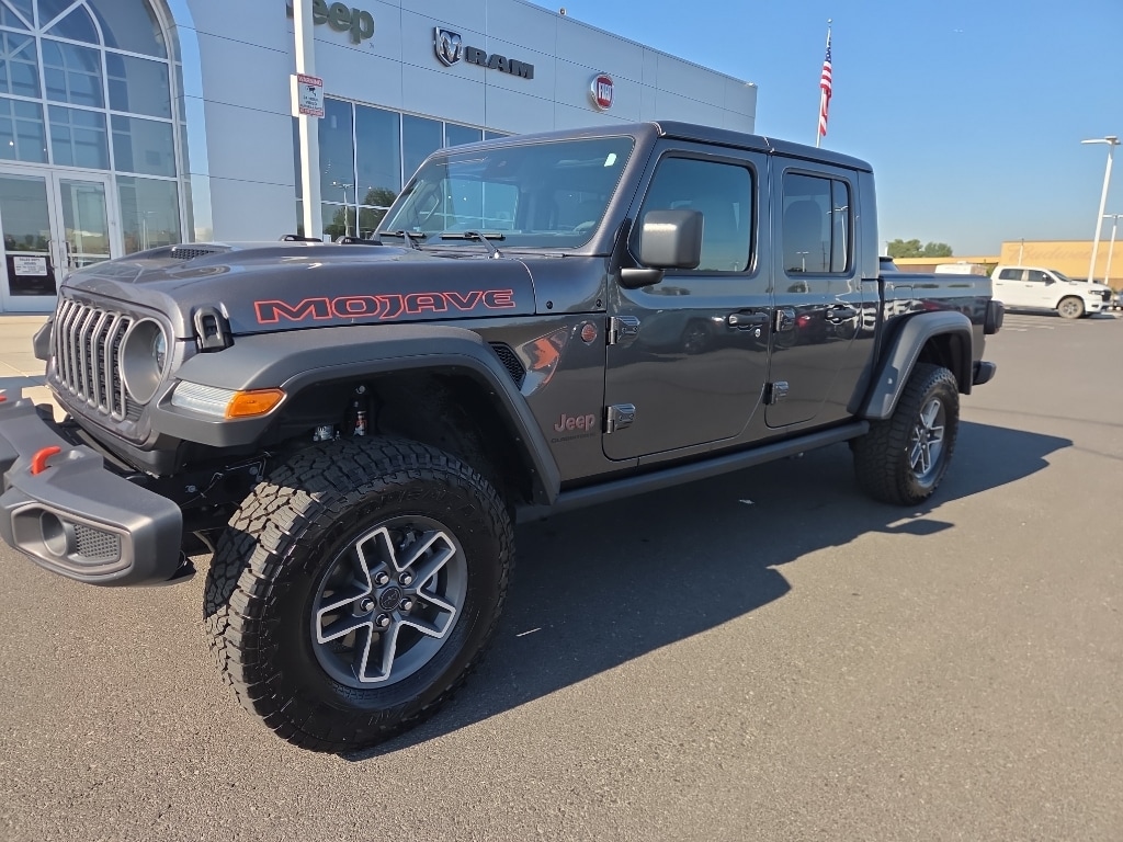 2025 Jeep Gladiator photo 2