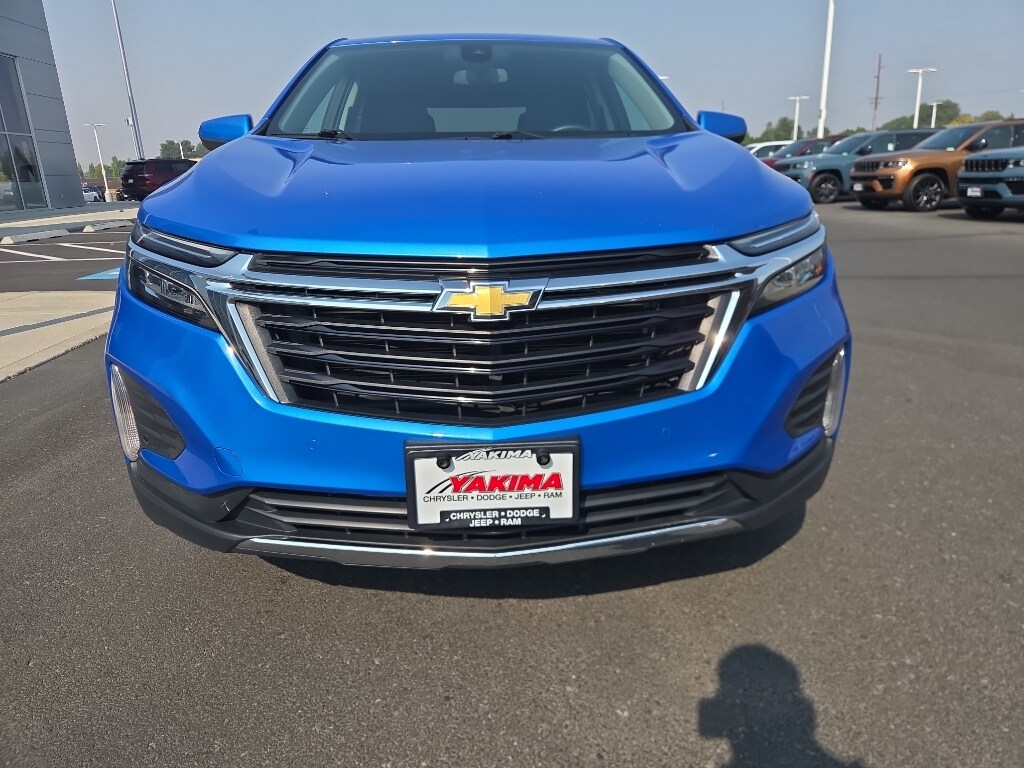 2024 Chevrolet Equinox photo 3