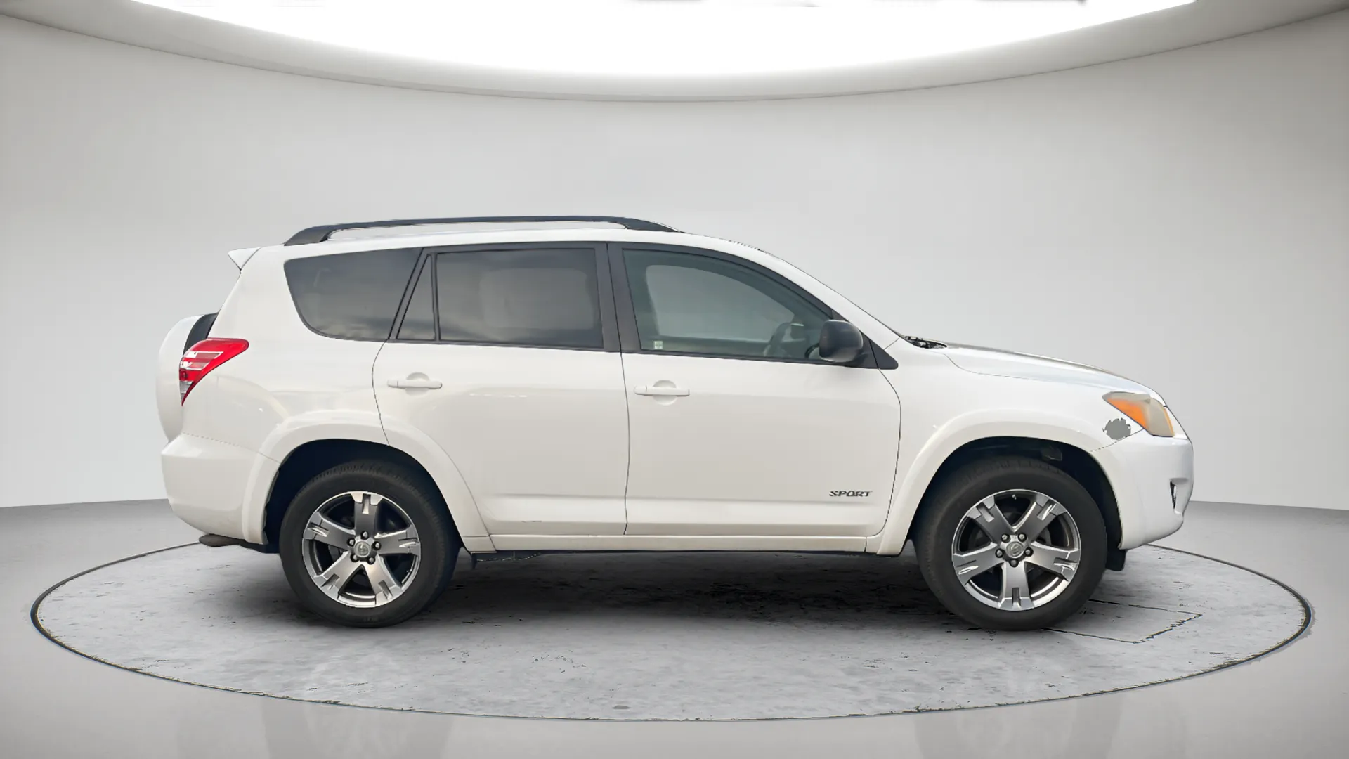 2010 Toyota RAV4 photo 2