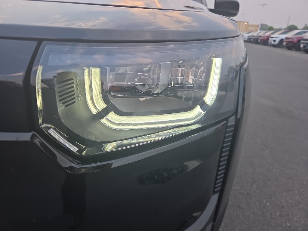 2026 Jeep Cherokee photo 3